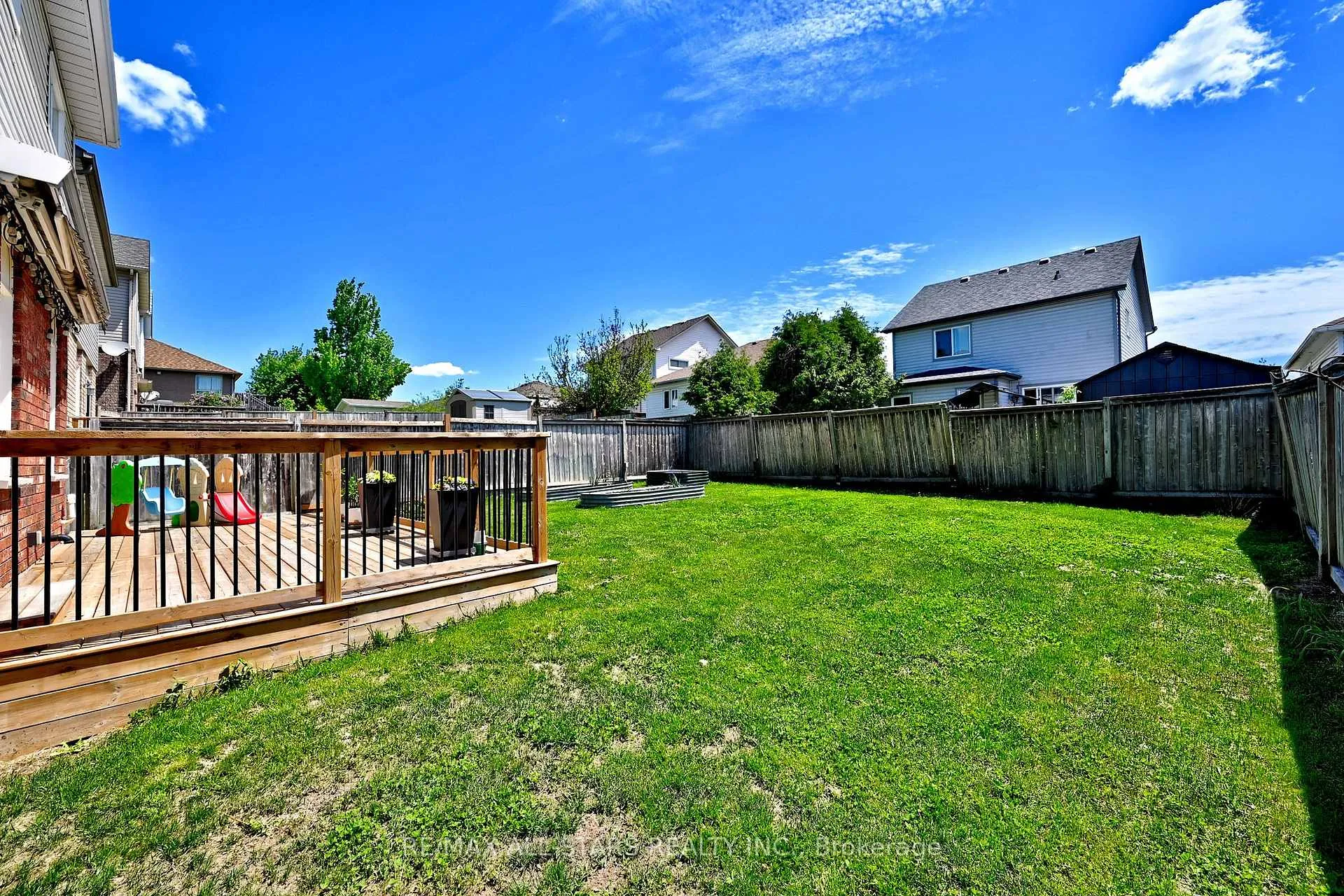 Photo 49 of 647 Trailview Drive, Peterborough, Ashburnham Ward 4 — HOMEH