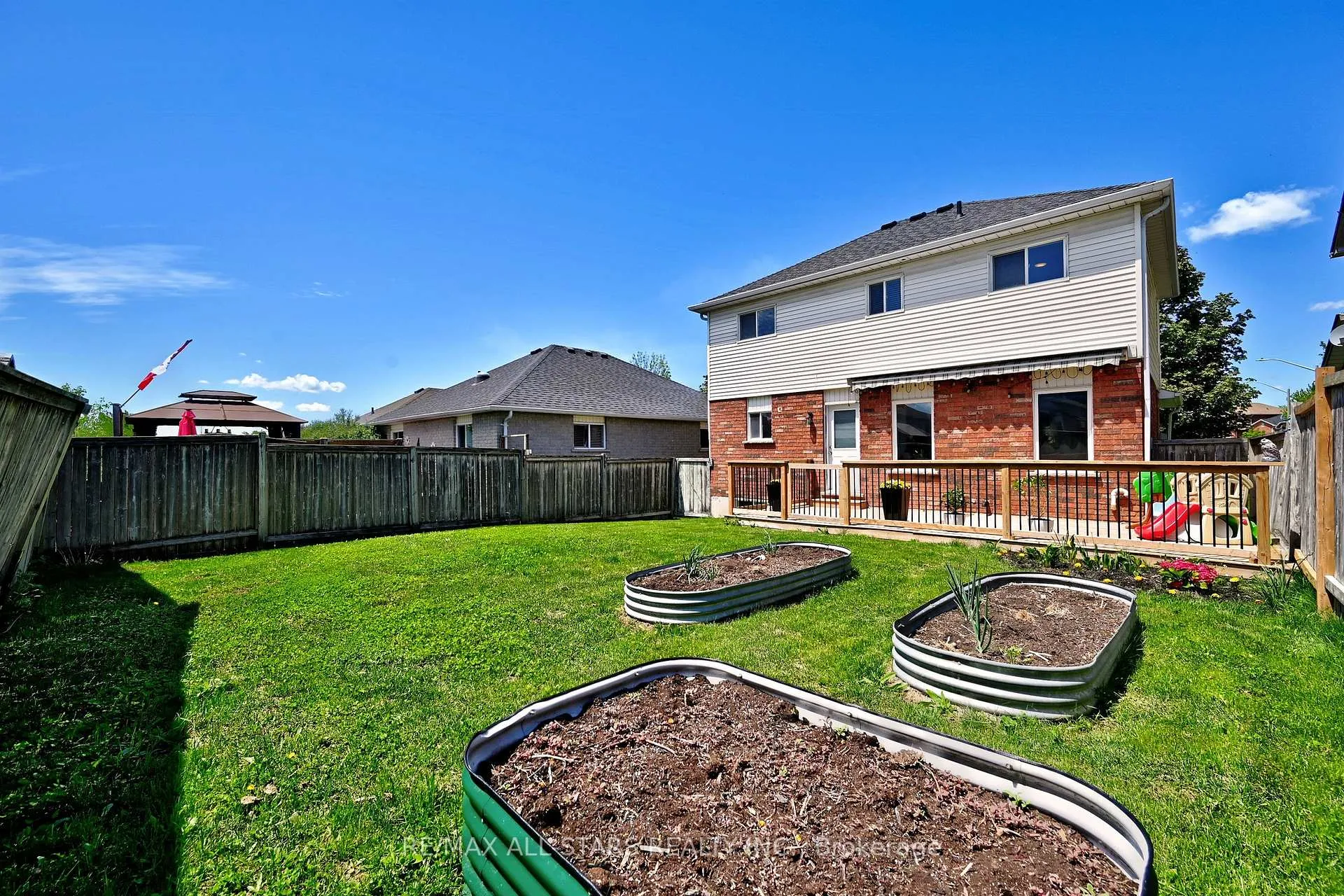 Photo 50 of 647 Trailview Drive, Peterborough, Ashburnham Ward 4 — HOMEH