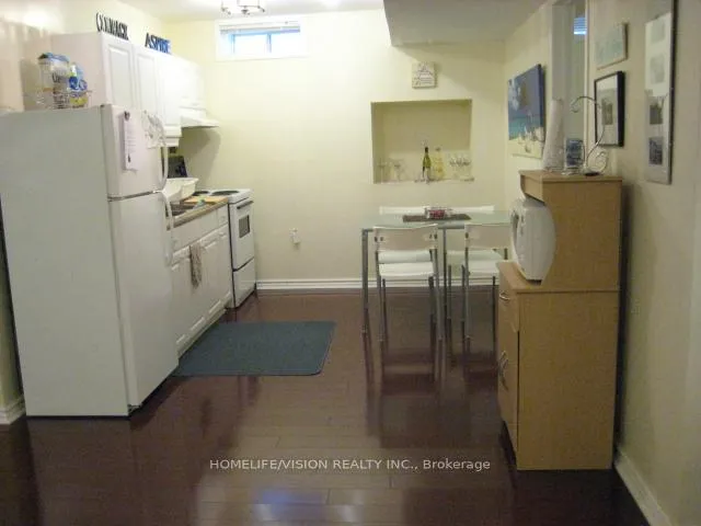 Front of Unit bsmt, 19 Candlebrook Crescent