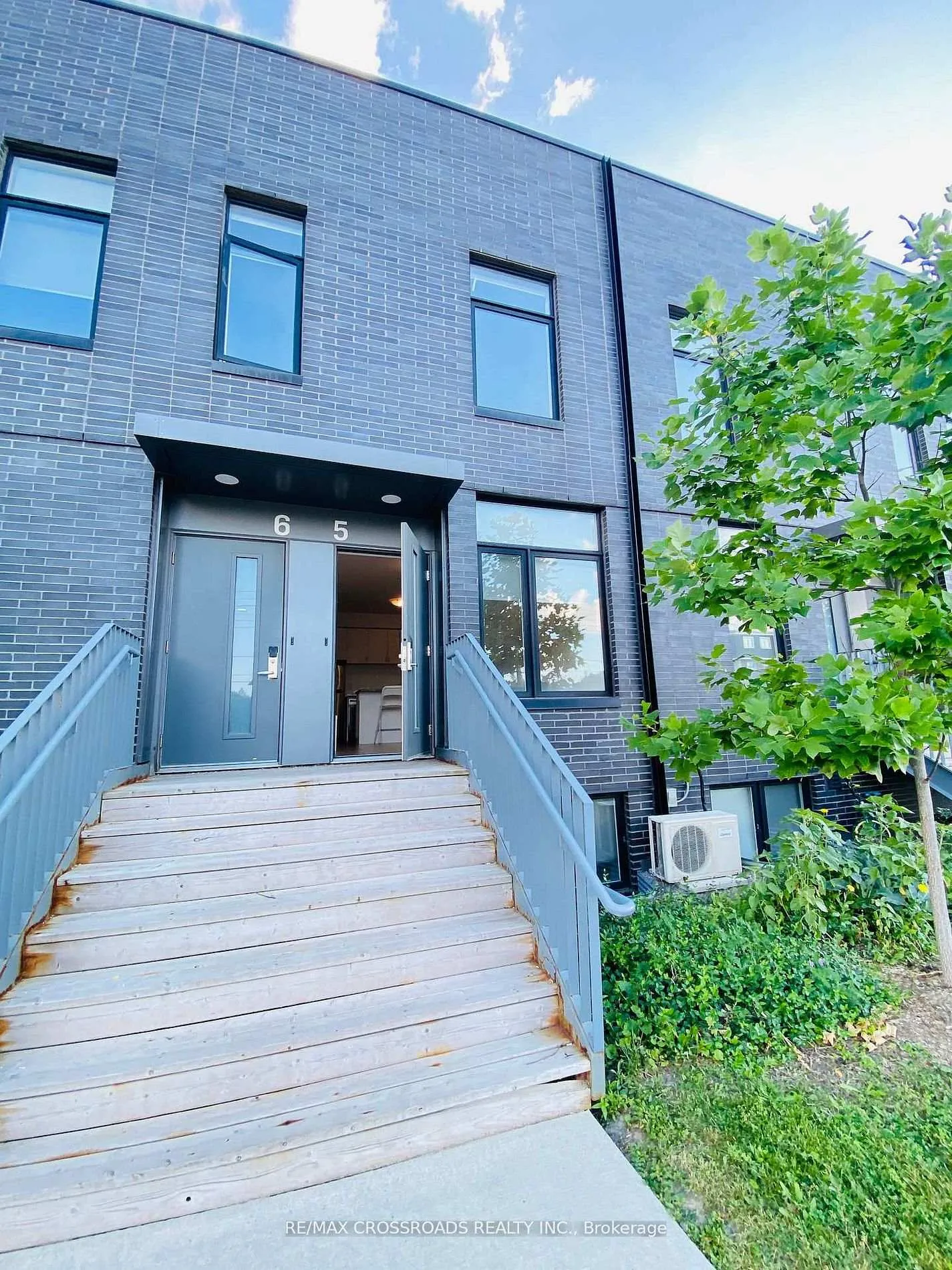 Photo 1 of Unit 5, 1720 Simcoe Street N, Oshawa, Samac — HOMEH