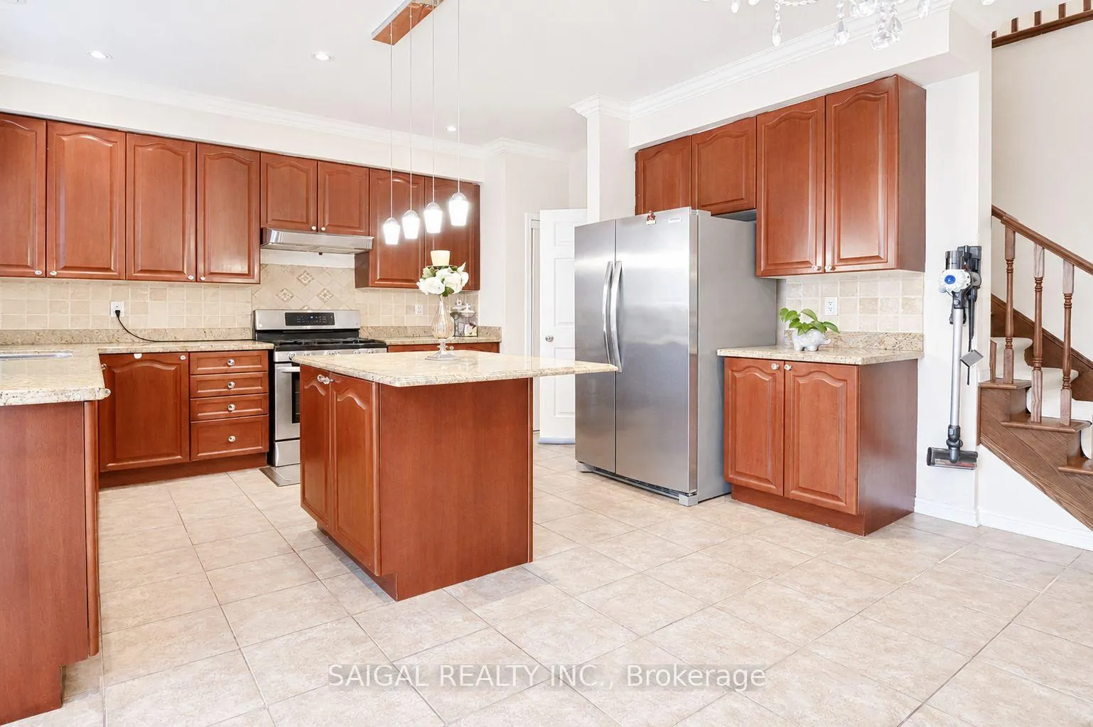 Photo 11 of 558 Hood Terrace, Milton, Coates — HOMEH