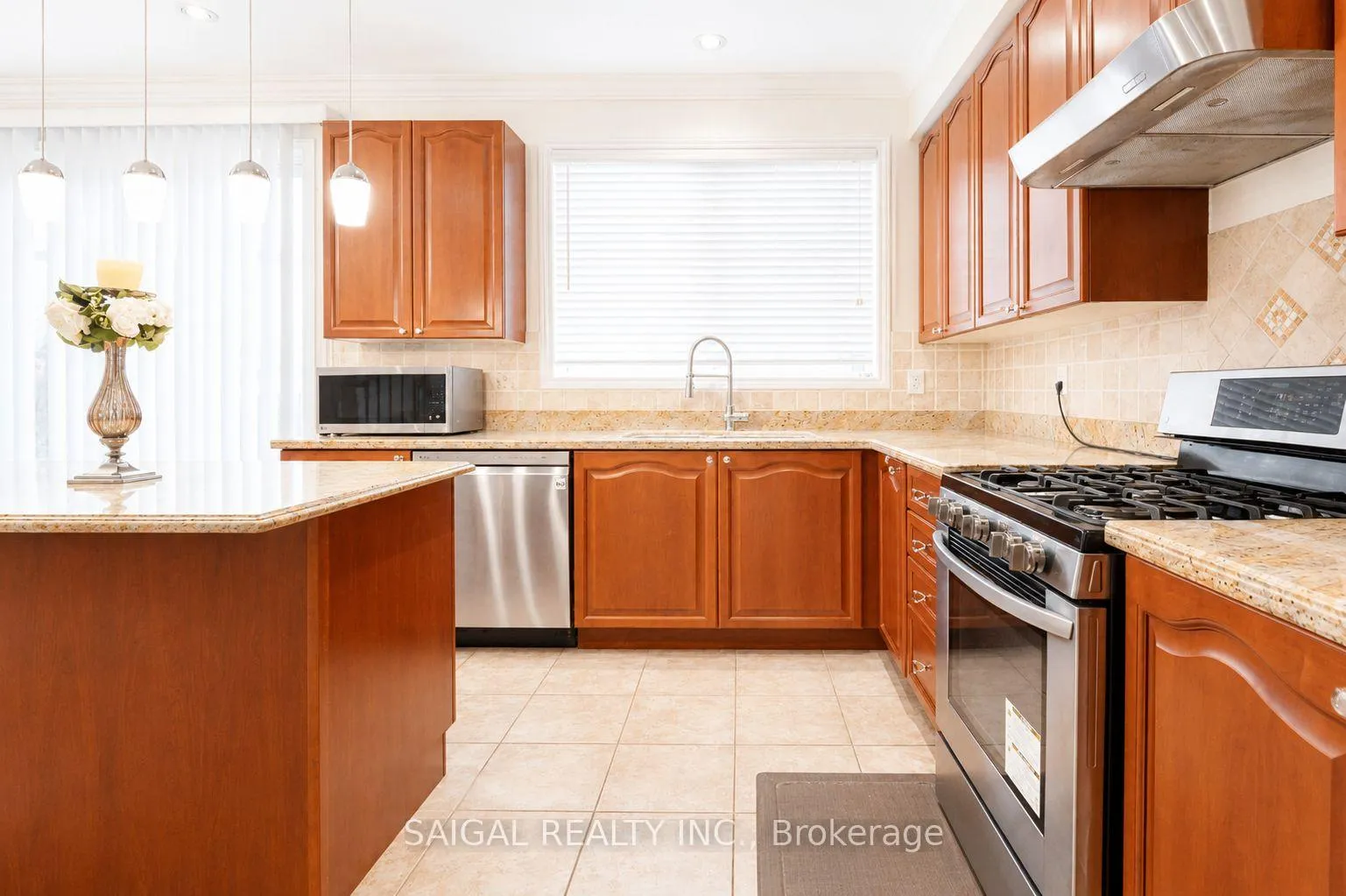 Photo 12 of 558 Hood Terrace, Milton, Coates — HOMEH