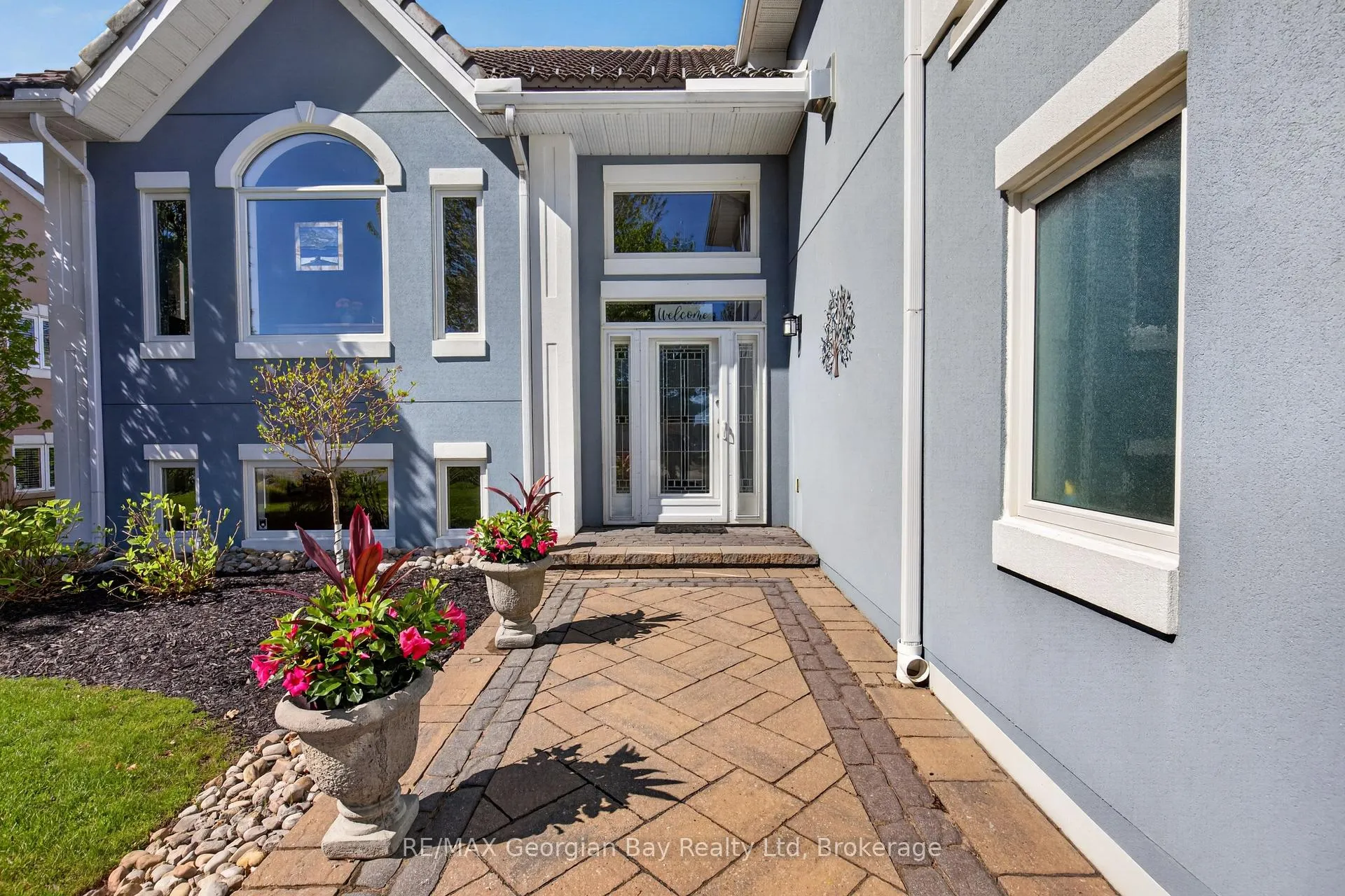 Photo 3 of 656 Aberdeen Boulevard, Midland — HOMEH