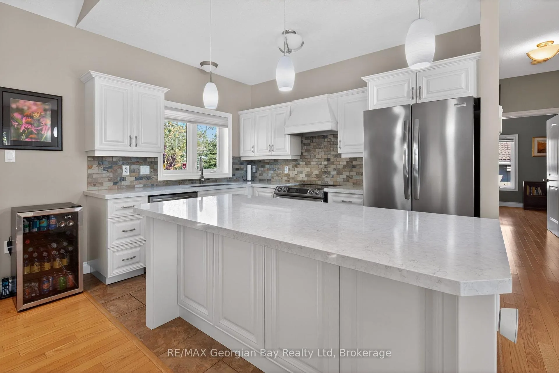 Photo 6 of 656 Aberdeen Boulevard, Midland — HOMEH