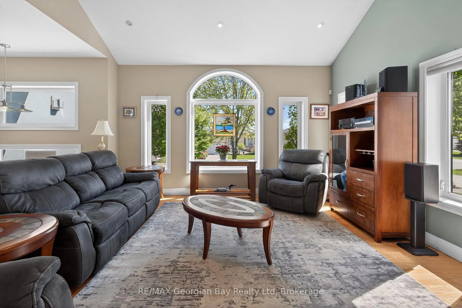 Photo 11 of 656 Aberdeen Boulevard, Midland — HOMEH