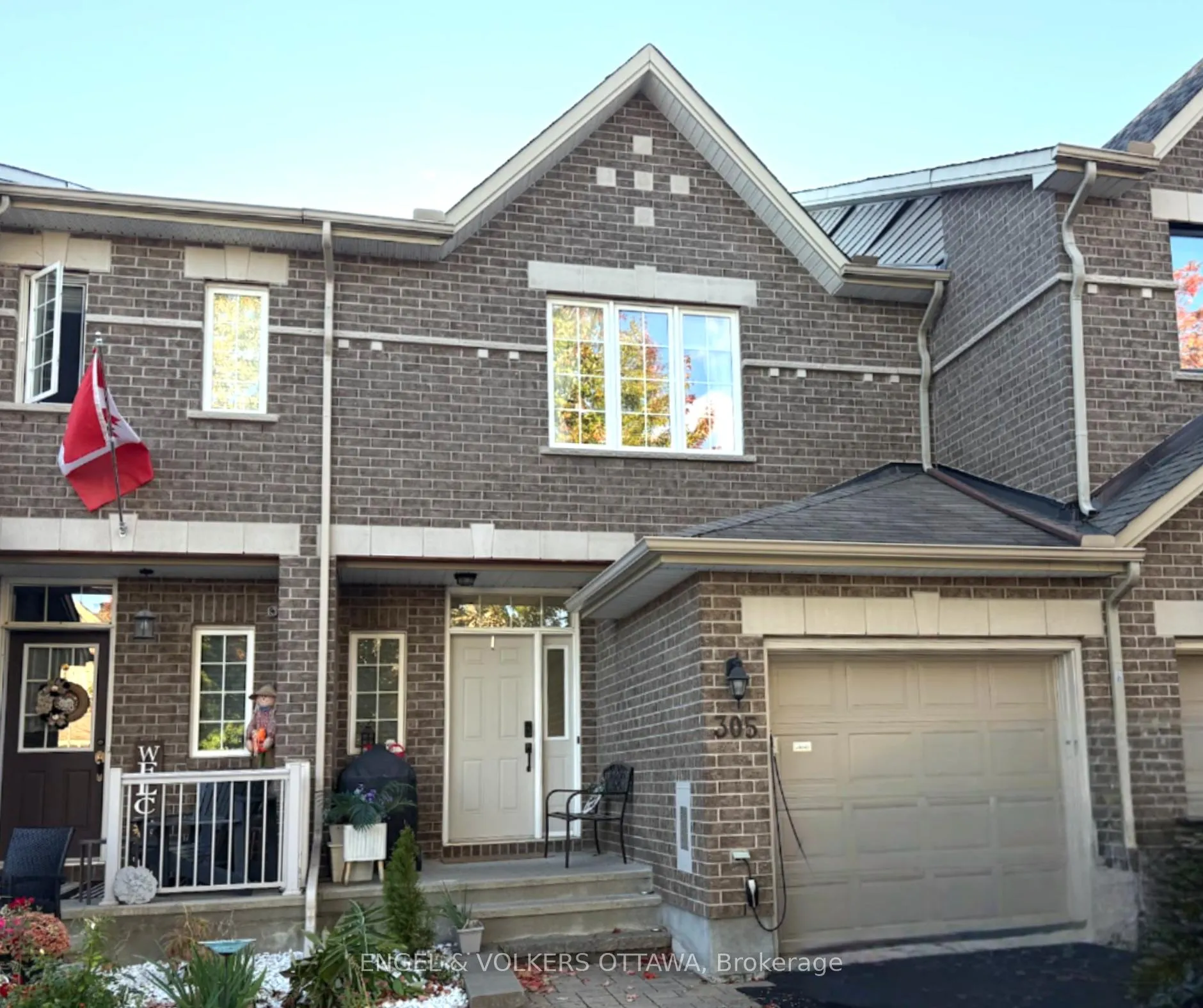 Photo 1 of 305 Grey Seal Circle, Ottawa, Riverside South/Gloucester Glen — HOMEH