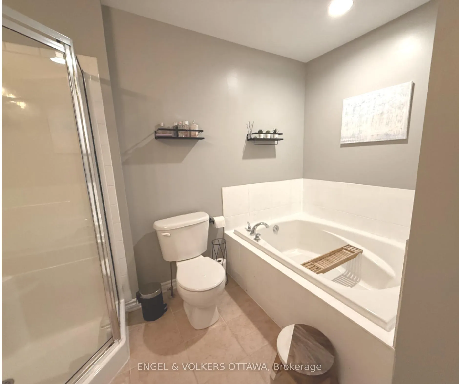 Photo 12 of 305 Grey Seal Circle, Ottawa, Riverside South/Gloucester Glen — HOMEH