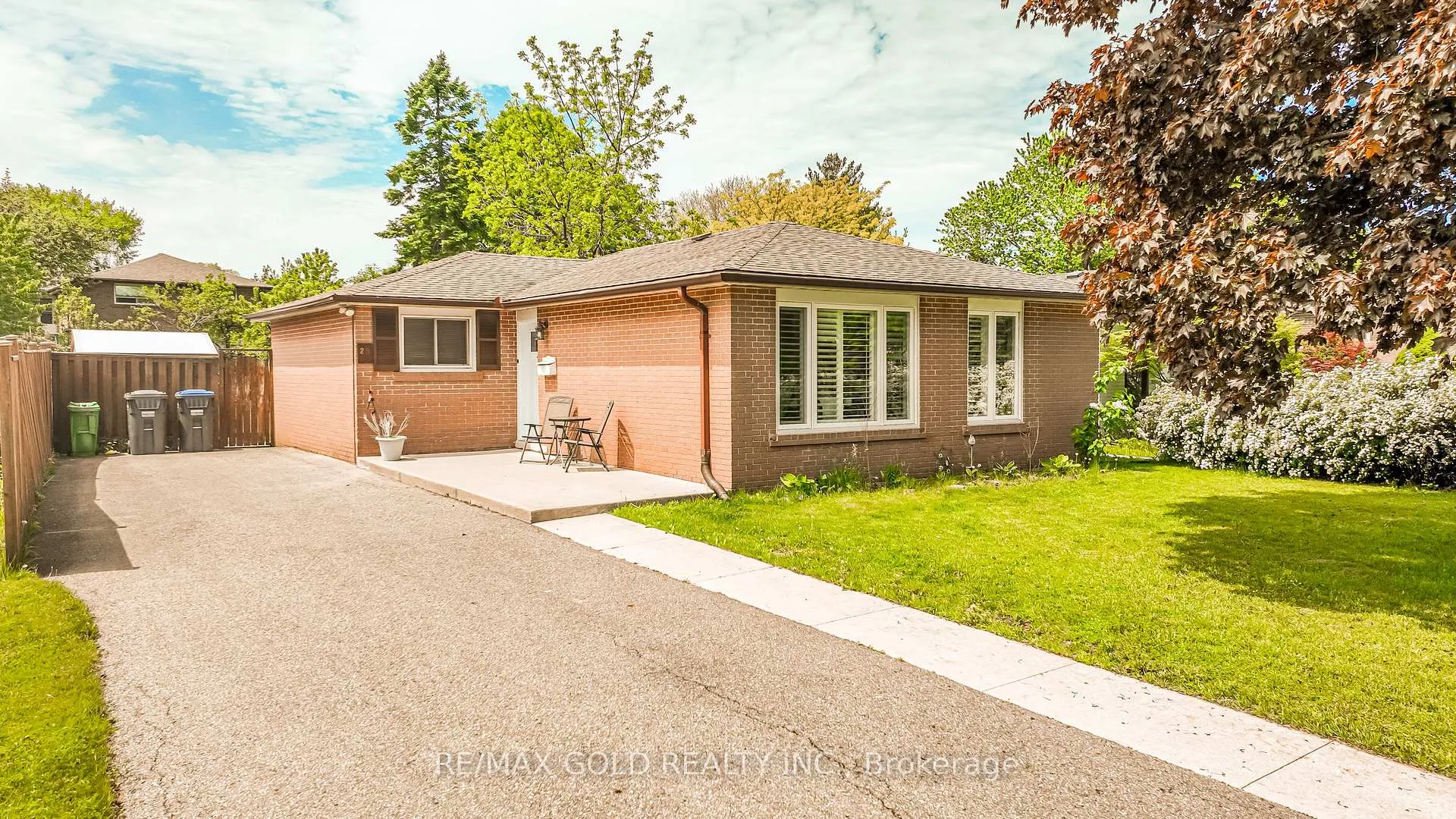 Photo 3 of 29 Duke Road, Brampton, Southgate — HOMEH
