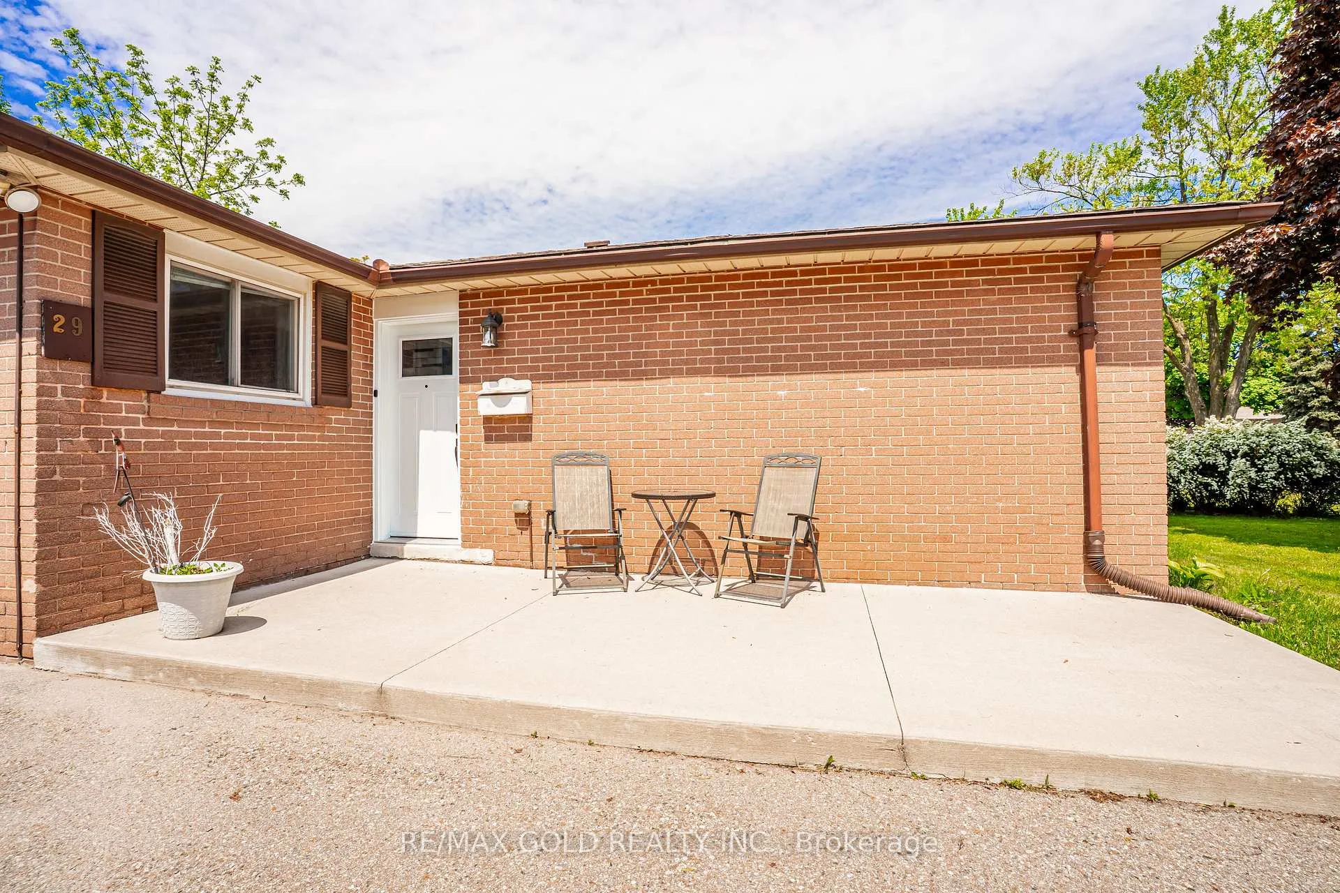 Photo 4 of 29 Duke Road, Brampton, Southgate — HOMEH