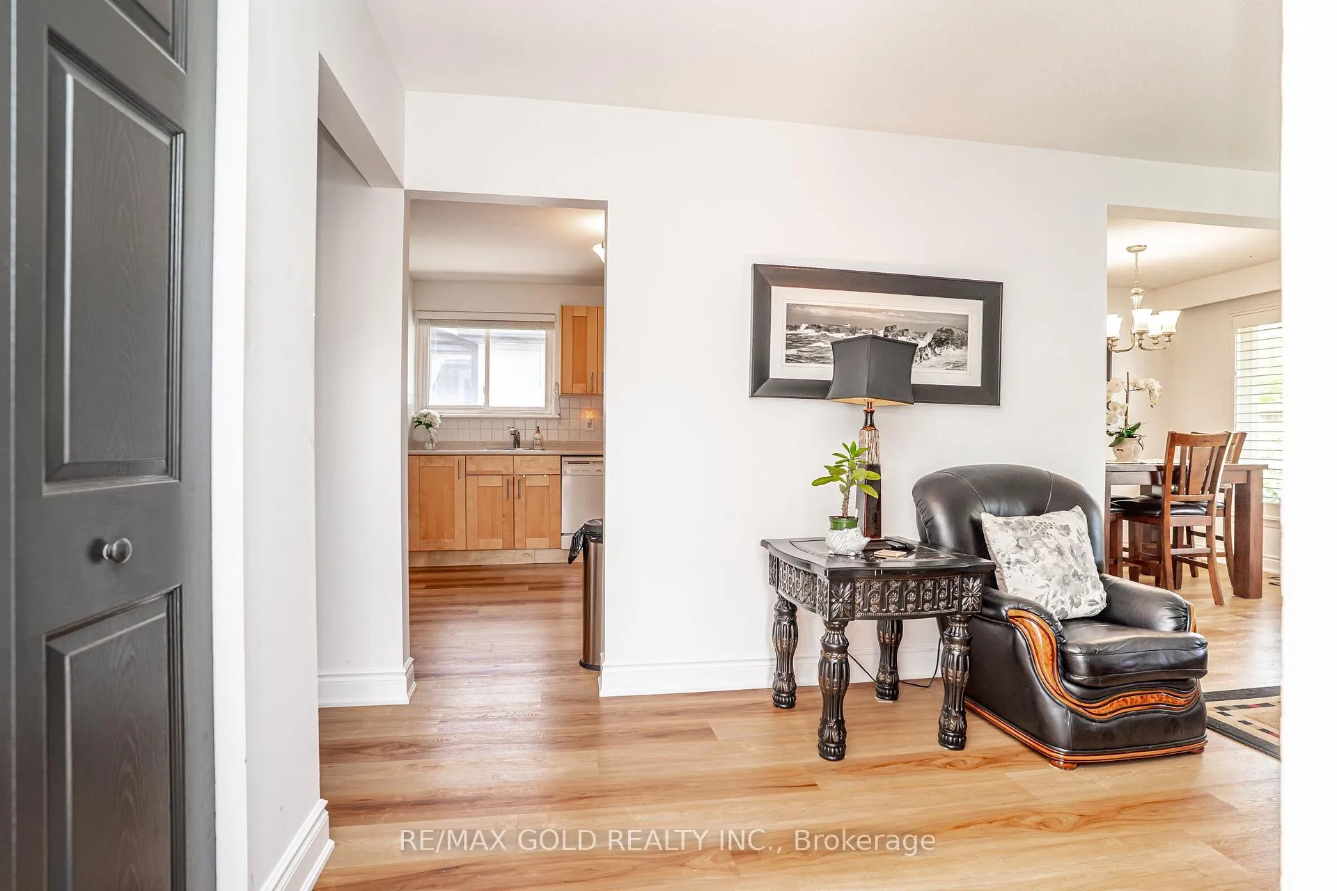 Photo 5 of 29 Duke Road, Brampton, Southgate — HOMEH