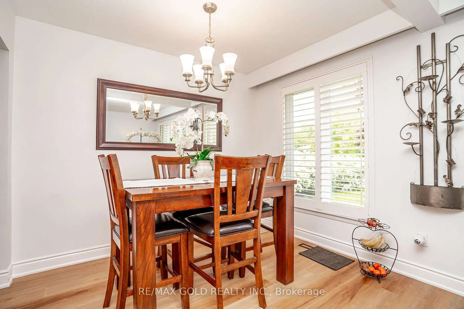 Photo 10 of 29 Duke Road, Brampton, Southgate — HOMEH