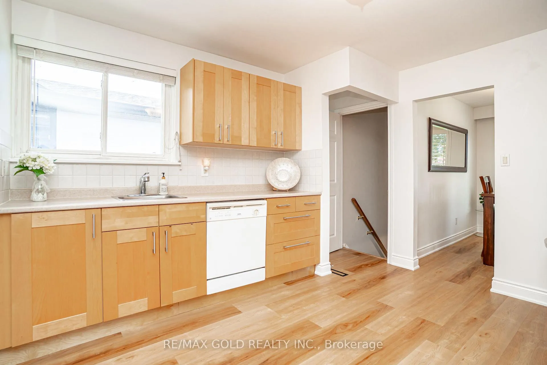 Photo 15 of 29 Duke Road, Brampton, Southgate — HOMEH