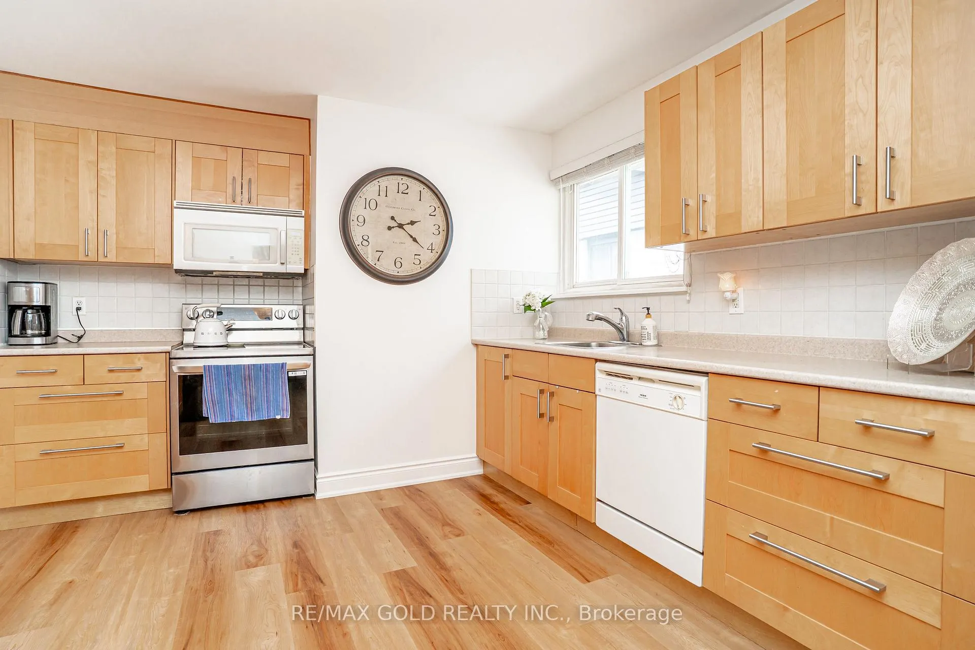 Photo 16 of 29 Duke Road, Brampton, Southgate — HOMEH