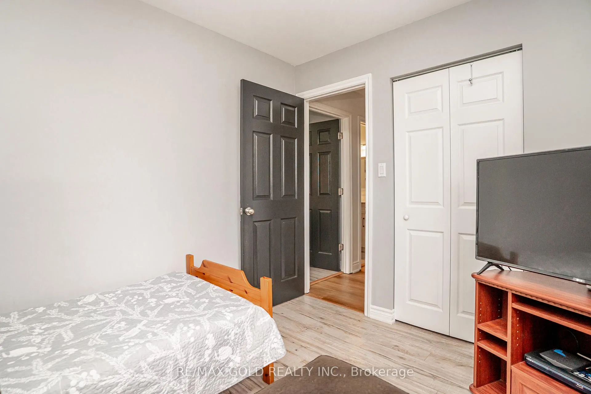 Photo 26 of 29 Duke Road, Brampton, Southgate — HOMEH
