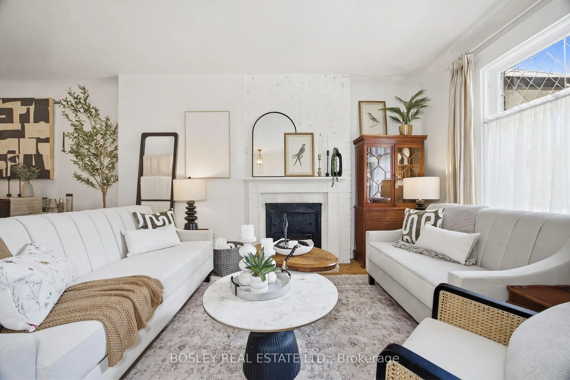 Photo 3 of 44 Birch Avenue, Toronto, Yonge-St. Clair — HOMEH