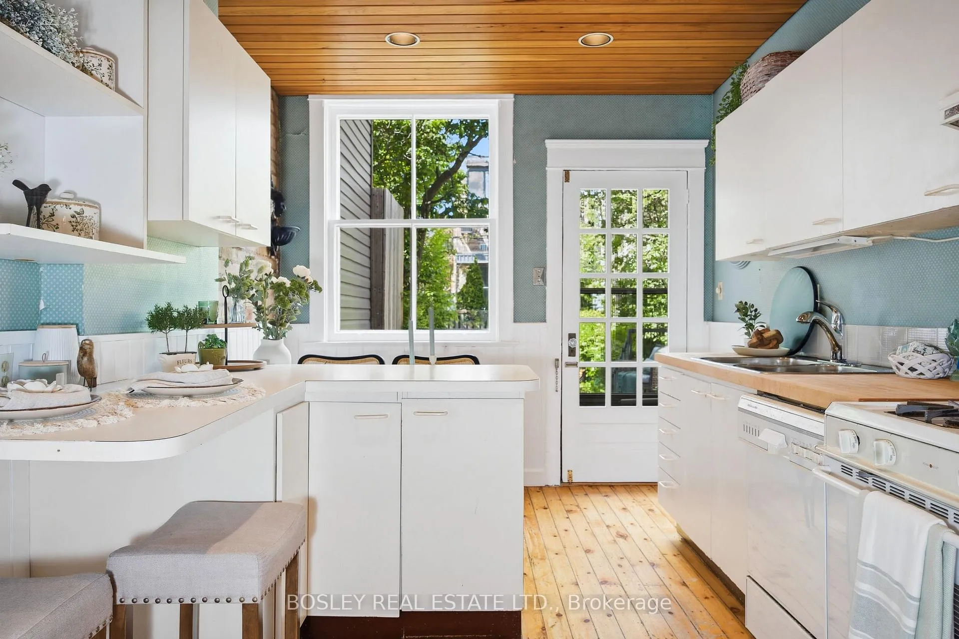 Photo 13 of 44 Birch Avenue, Toronto, Yonge-St. Clair — HOMEH