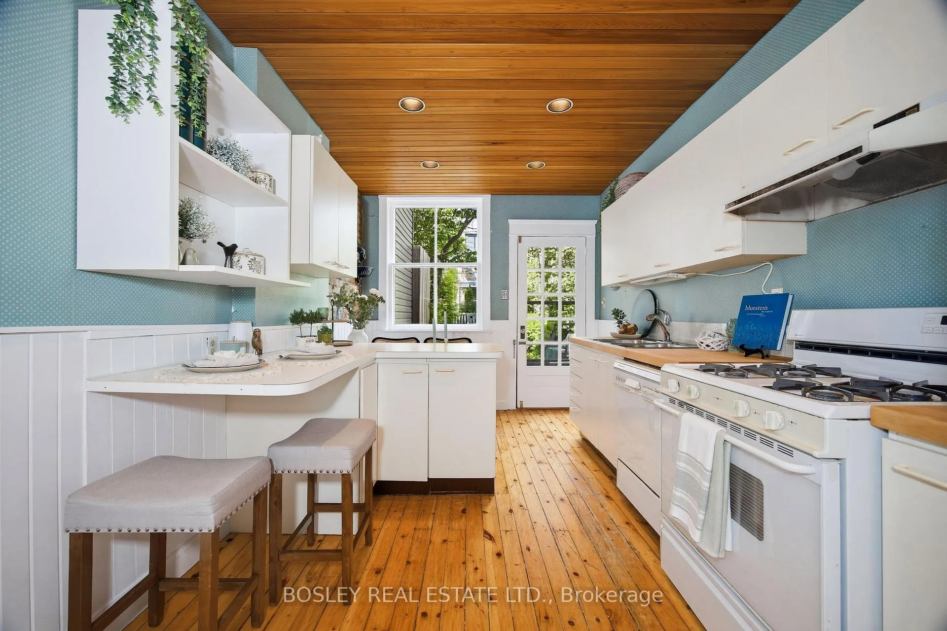 Photo 14 of 44 Birch Avenue, Toronto, Yonge-St. Clair — HOMEH