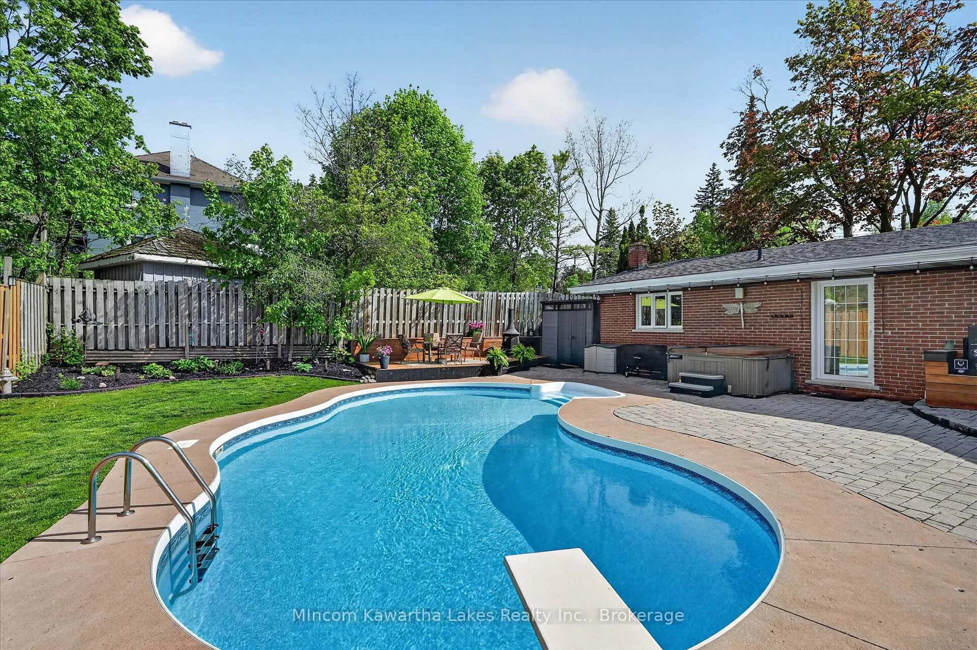 Photo 32 of 105 Ridgewood Road, Peterborough, Monaghan Ward 2 — HOMEH