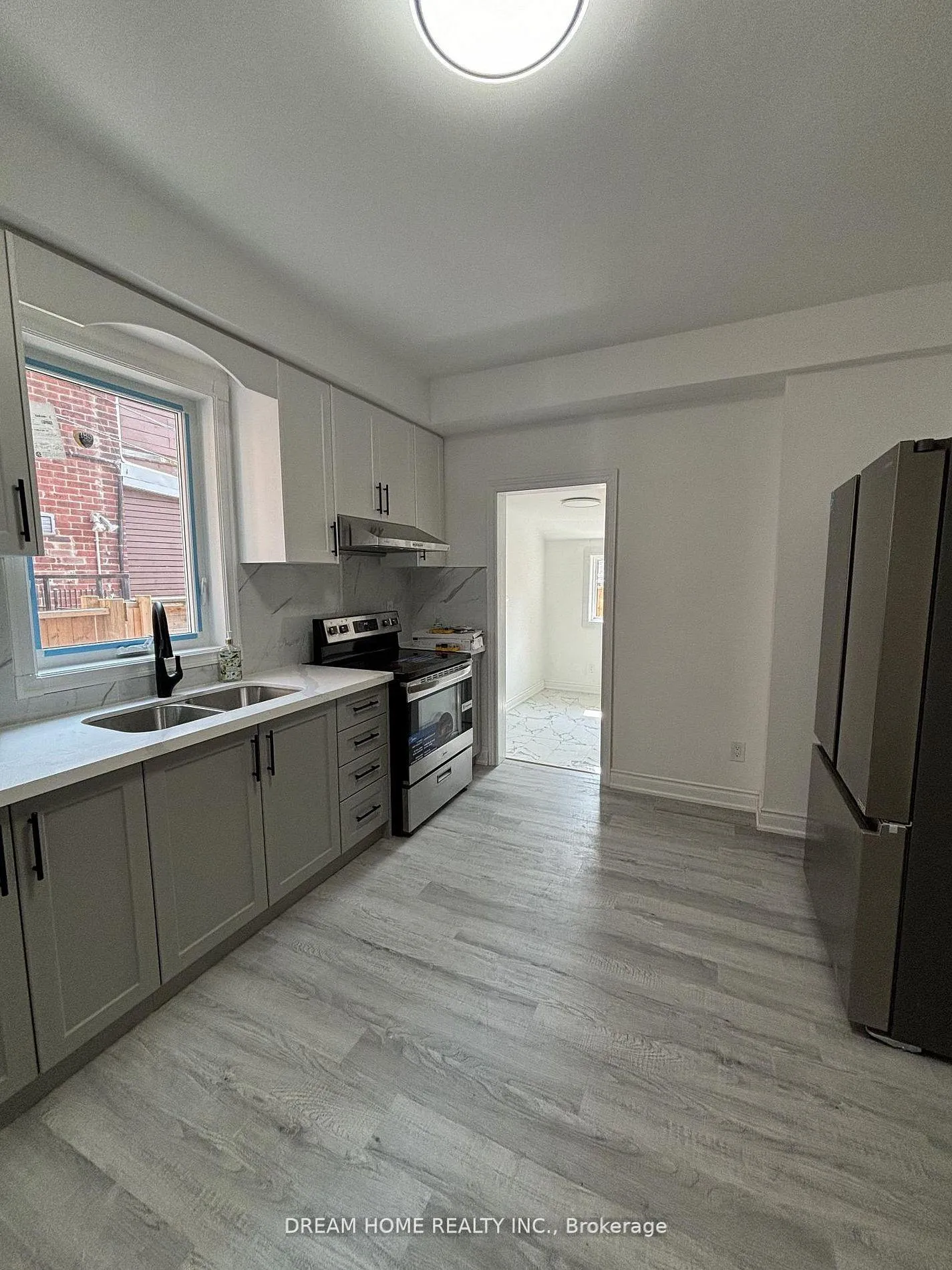 Front of Unit 201, 262 clinton Street