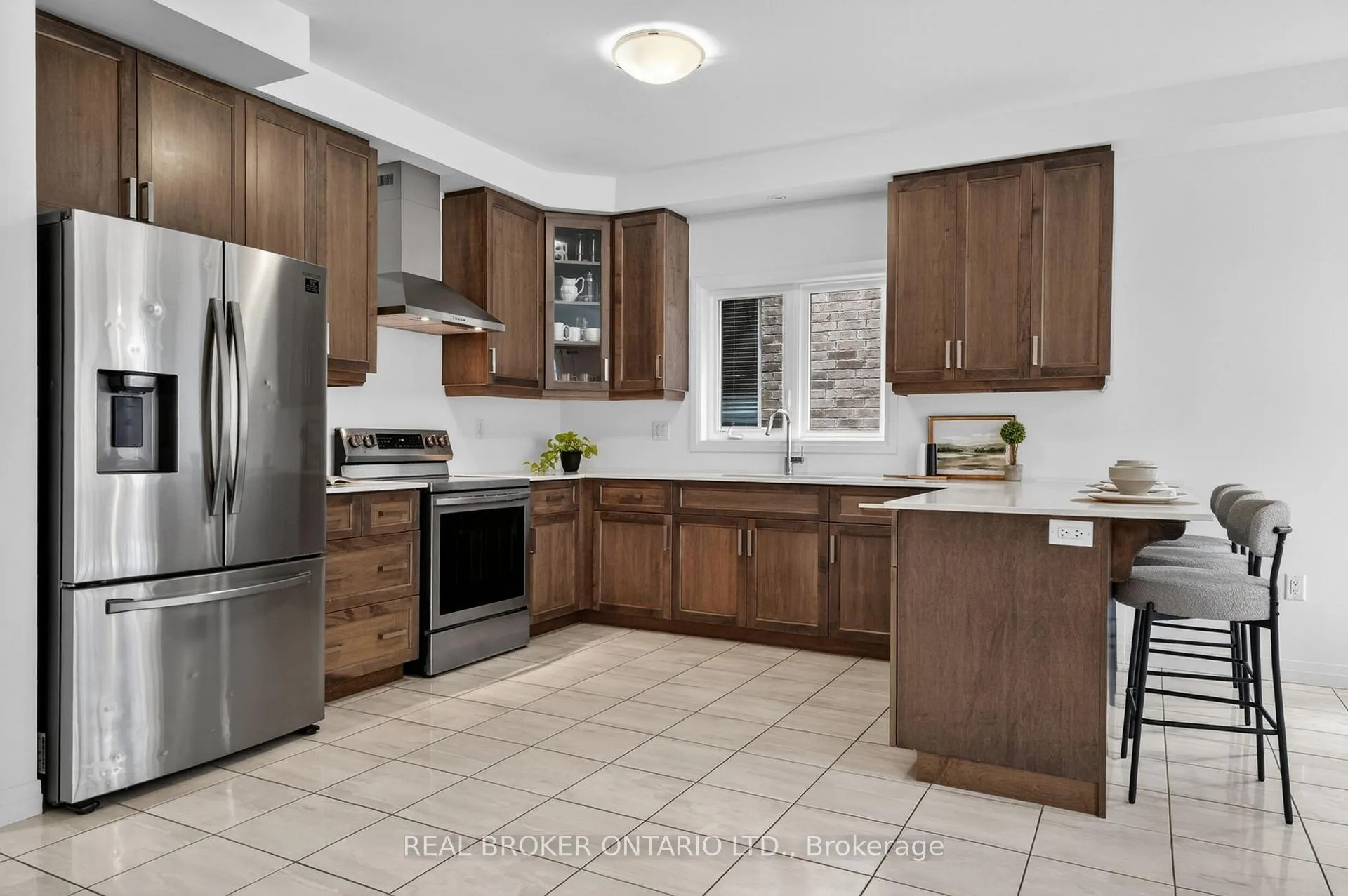 Photo 17 of 4048 Stadelbauer Drive, Lincoln, Beamsville — HOMEH