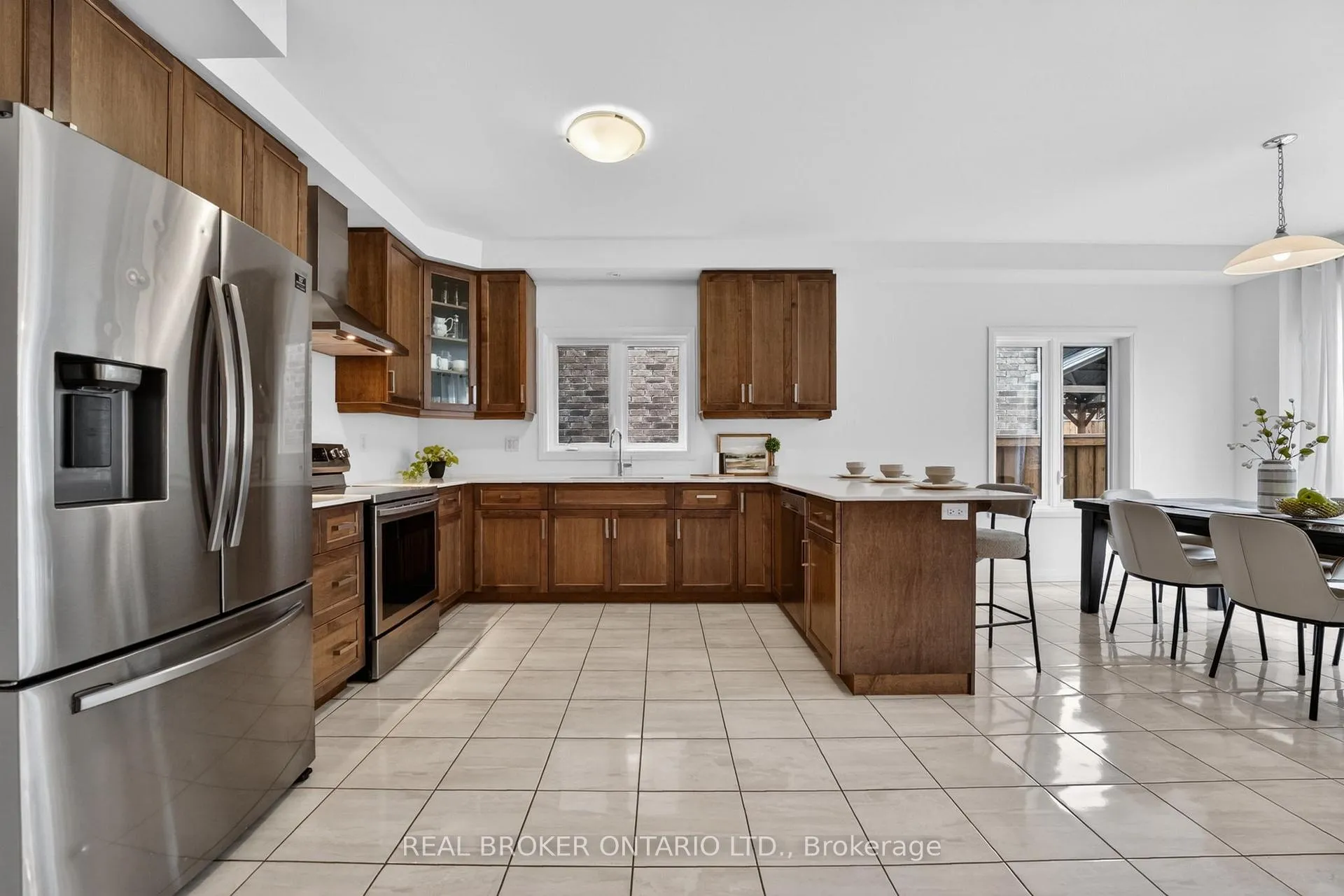 Photo 20 of 4048 Stadelbauer Drive, Lincoln, Beamsville — HOMEH