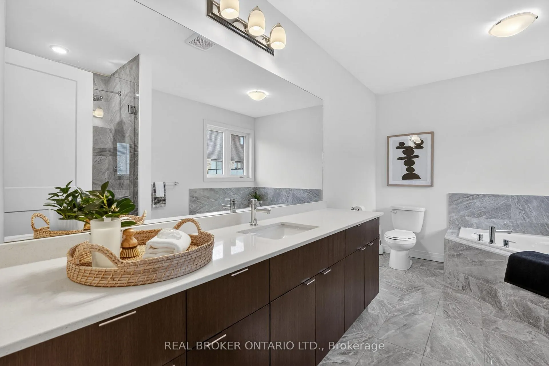 Photo 30 of 4048 Stadelbauer Drive, Lincoln, Beamsville — HOMEH
