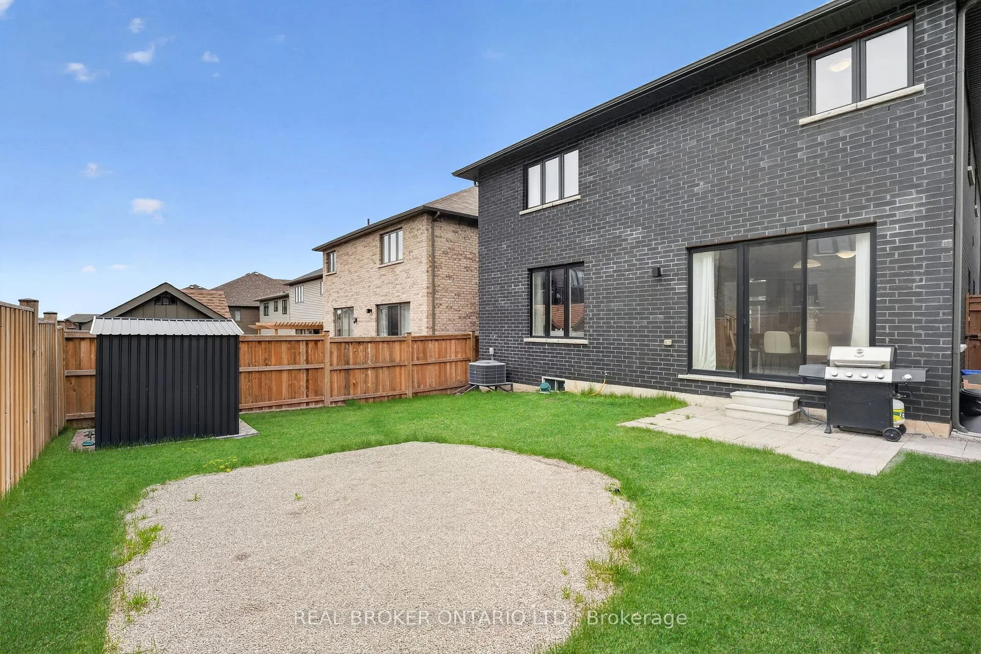 Photo 40 of 4048 Stadelbauer Drive, Lincoln, Beamsville — HOMEH