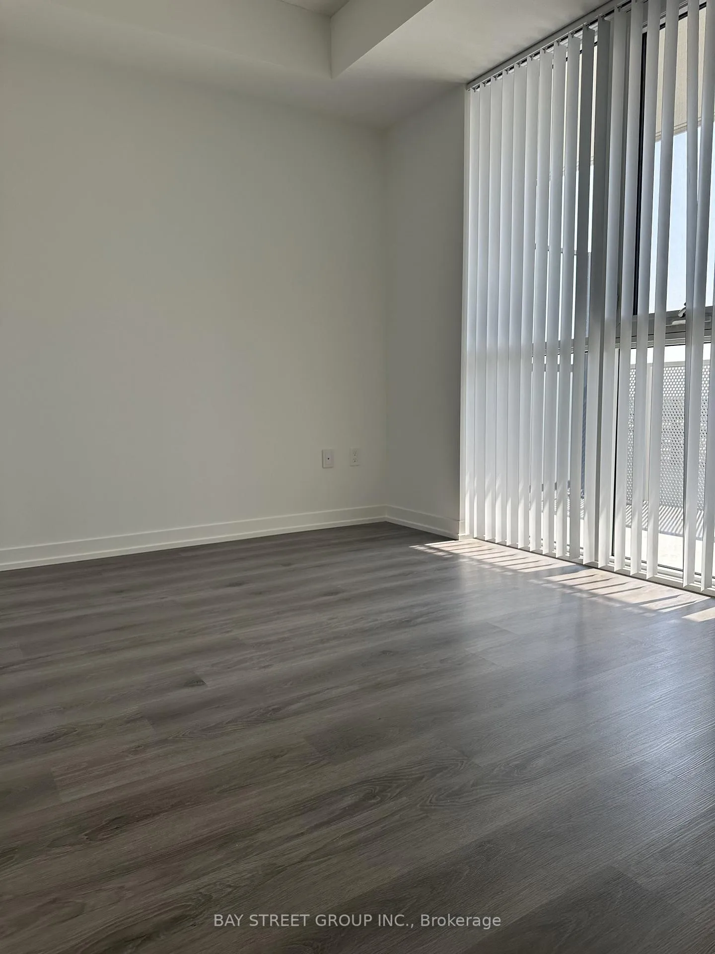 Photo 6 of Unit 303, 28 Interchange Way, Vaughan, Vaughan Corporate Centre — HOMEH