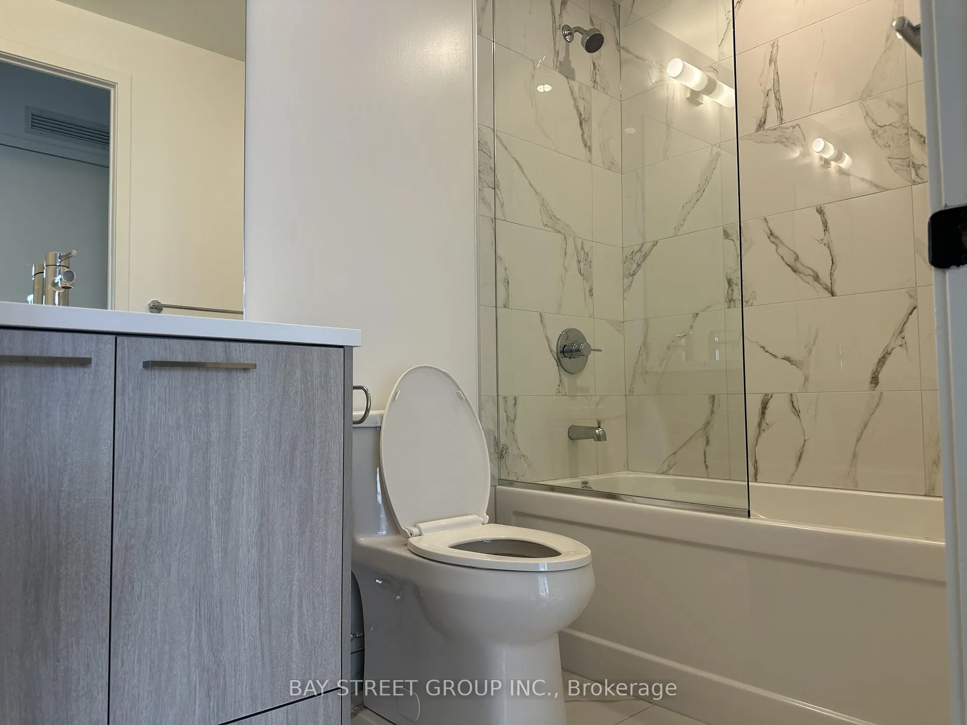 Photo 9 of Unit 303, 28 Interchange Way, Vaughan, Vaughan Corporate Centre — HOMEH