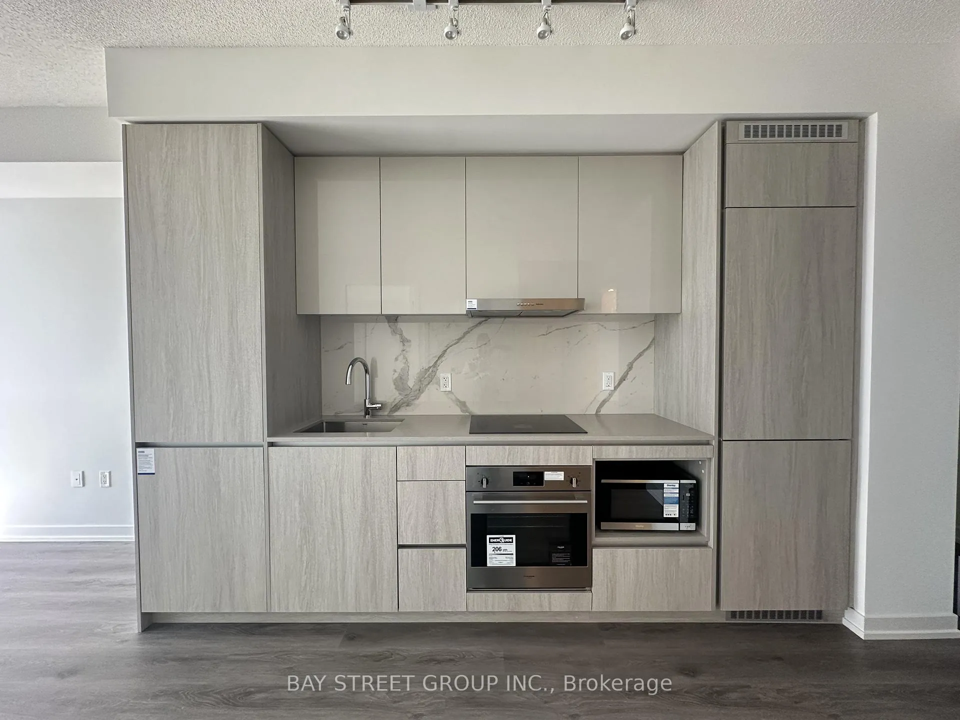 Photo 16 of Unit 303, 28 Interchange Way, Vaughan, Vaughan Corporate Centre — HOMEH