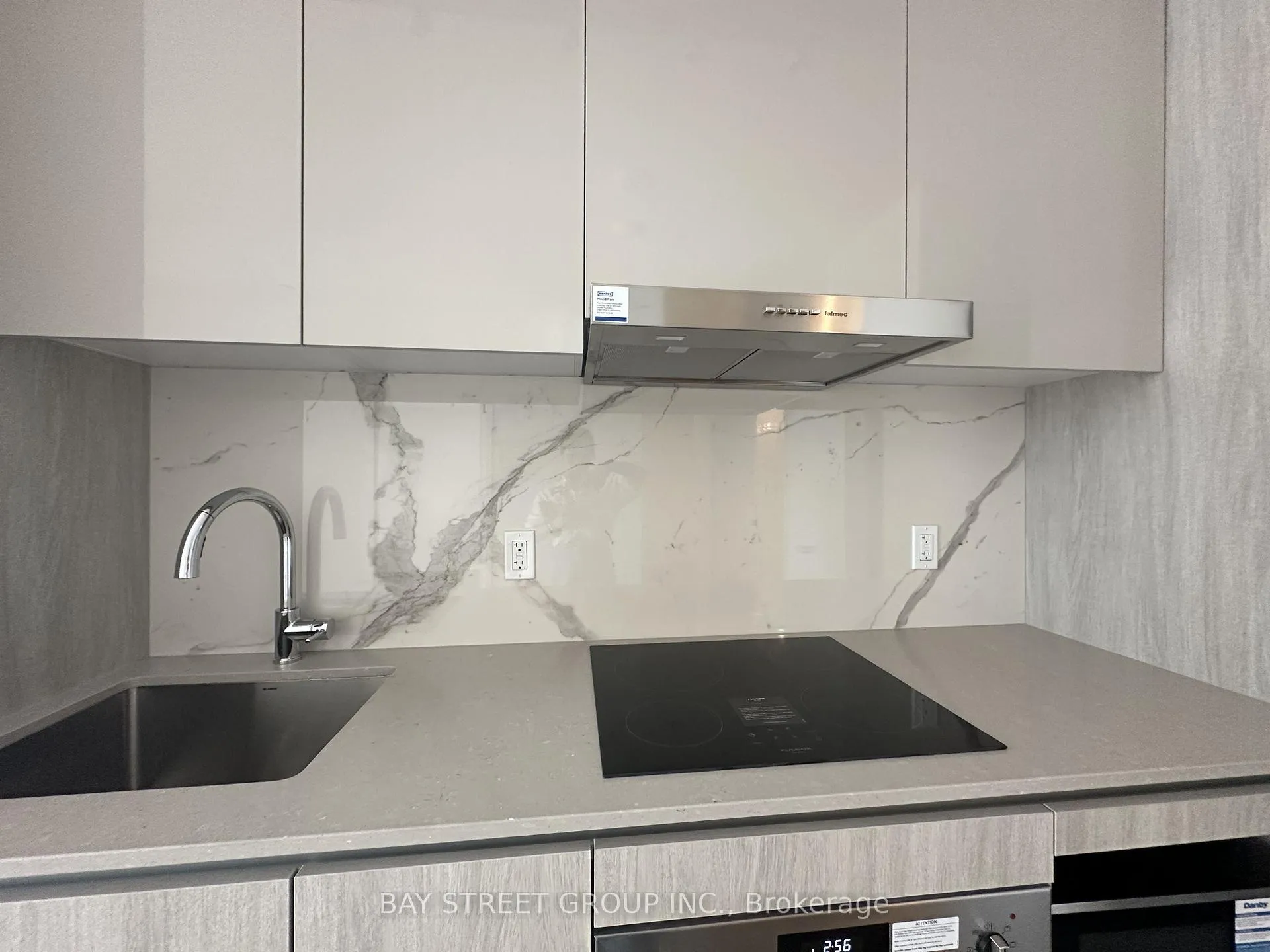 Photo 17 of Unit 303, 28 Interchange Way, Vaughan, Vaughan Corporate Centre — HOMEH