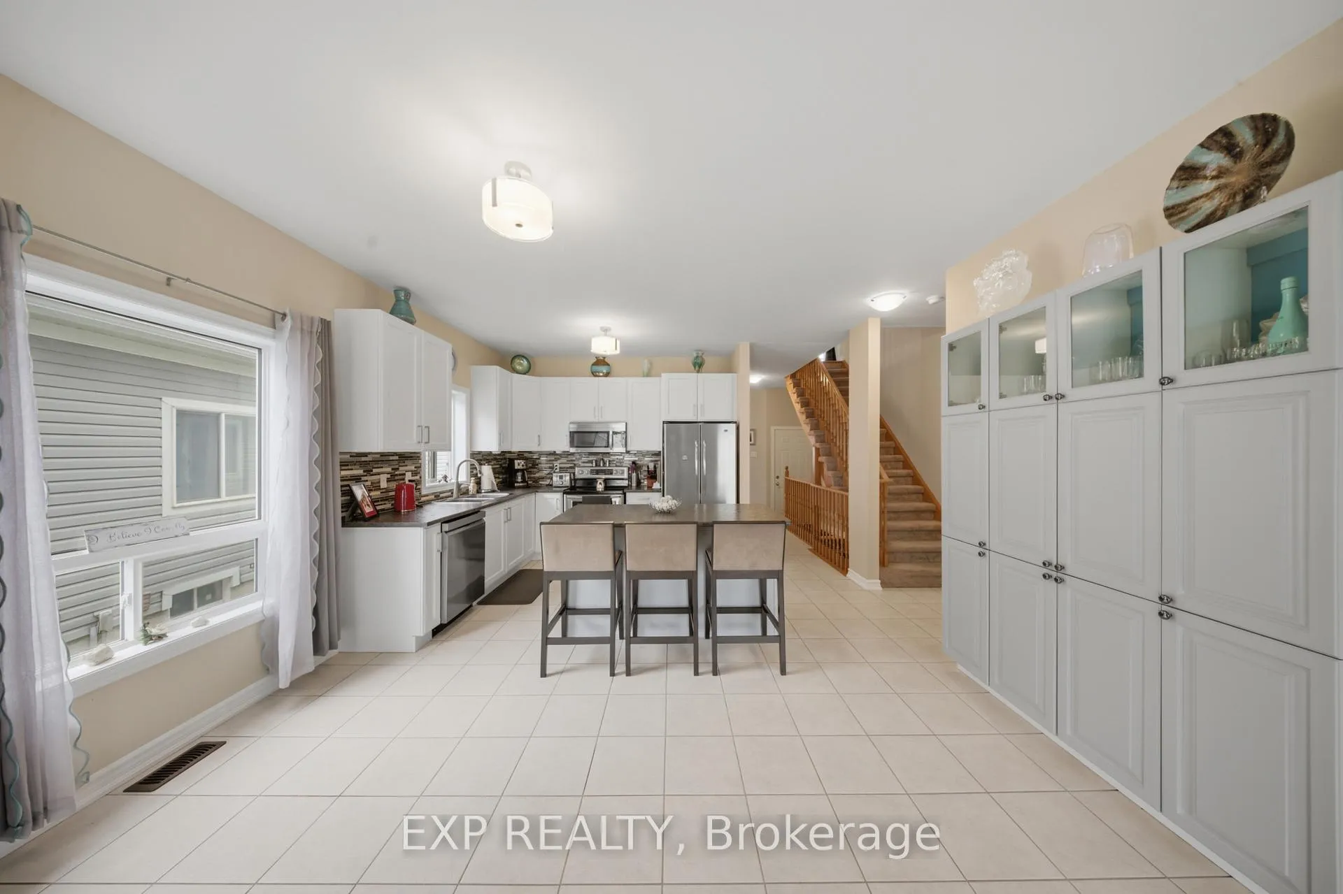 Photo 12 of 832 O'Reilly Crescent, Shelburne — HOMEH