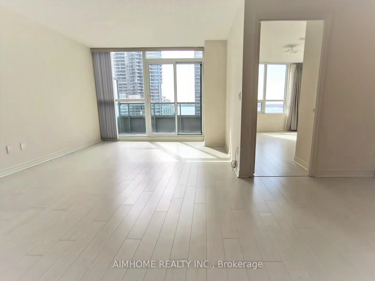 Photo 2 of Unit 1525, 25 Lower Simcoe Street, Toronto, Waterfront Communities — HOMEH