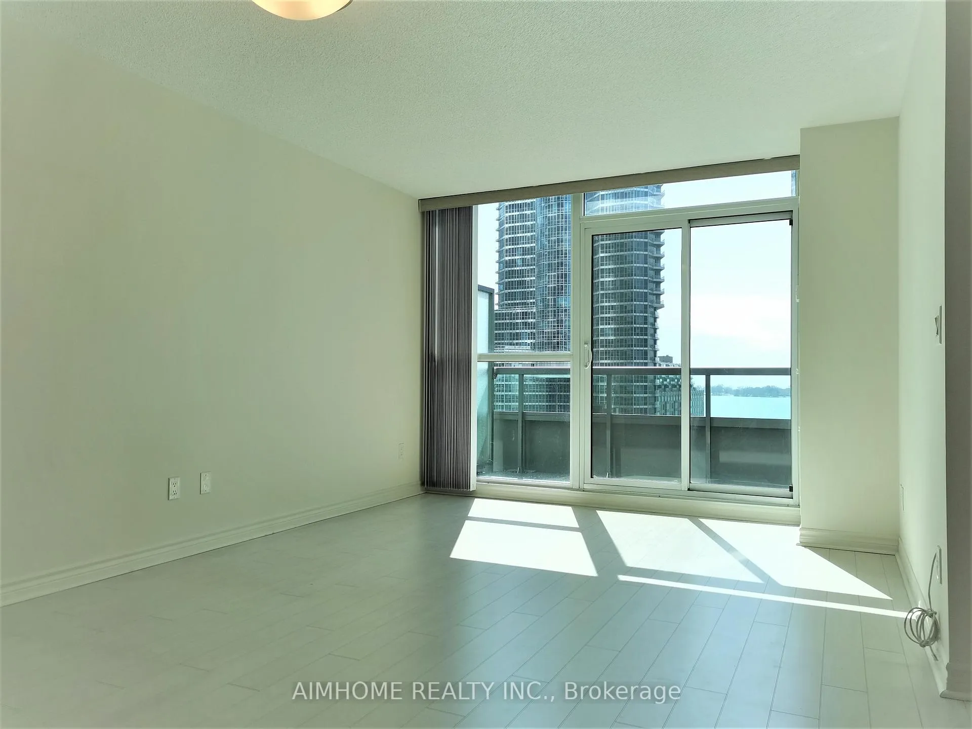 Photo 3 of Unit 1525, 25 Lower Simcoe Street, Toronto, Waterfront Communities — HOMEH