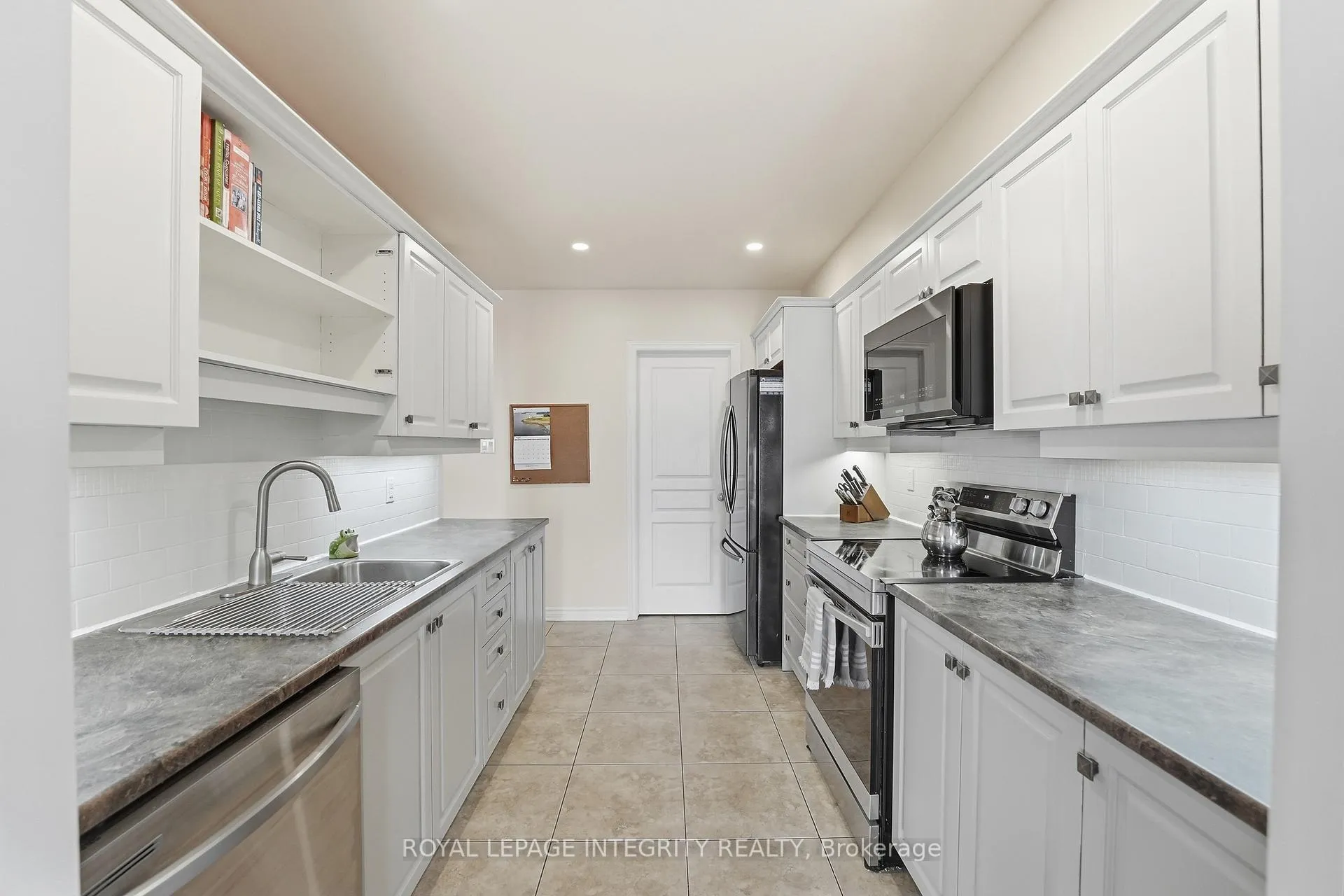 Photo 8 of 1036 Marconi Avenue, Ottawa, Kanata - Morgan's Grant/South March — HOMEH