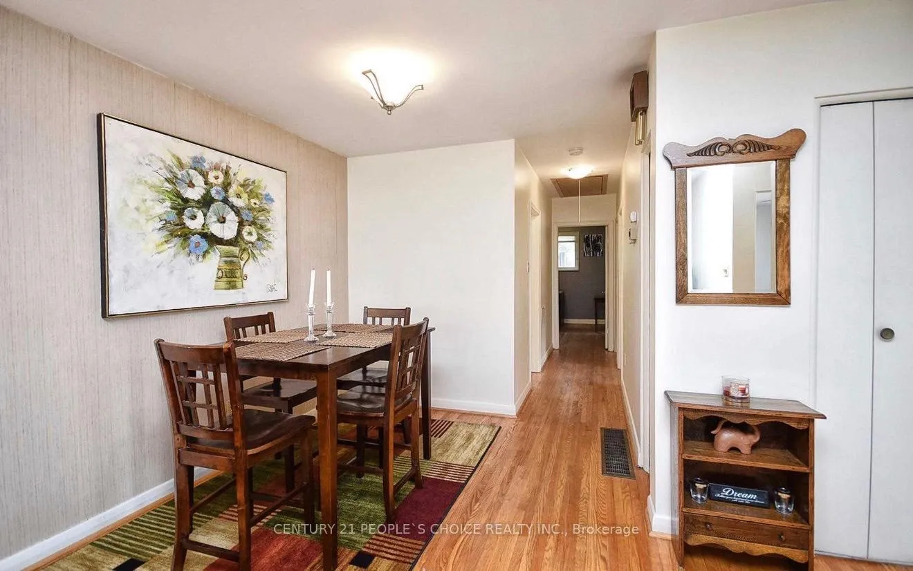 Photo 10 of Unit Main, 62 Tecumseh Drive, Aurora, Aurora Heights — HOMEH