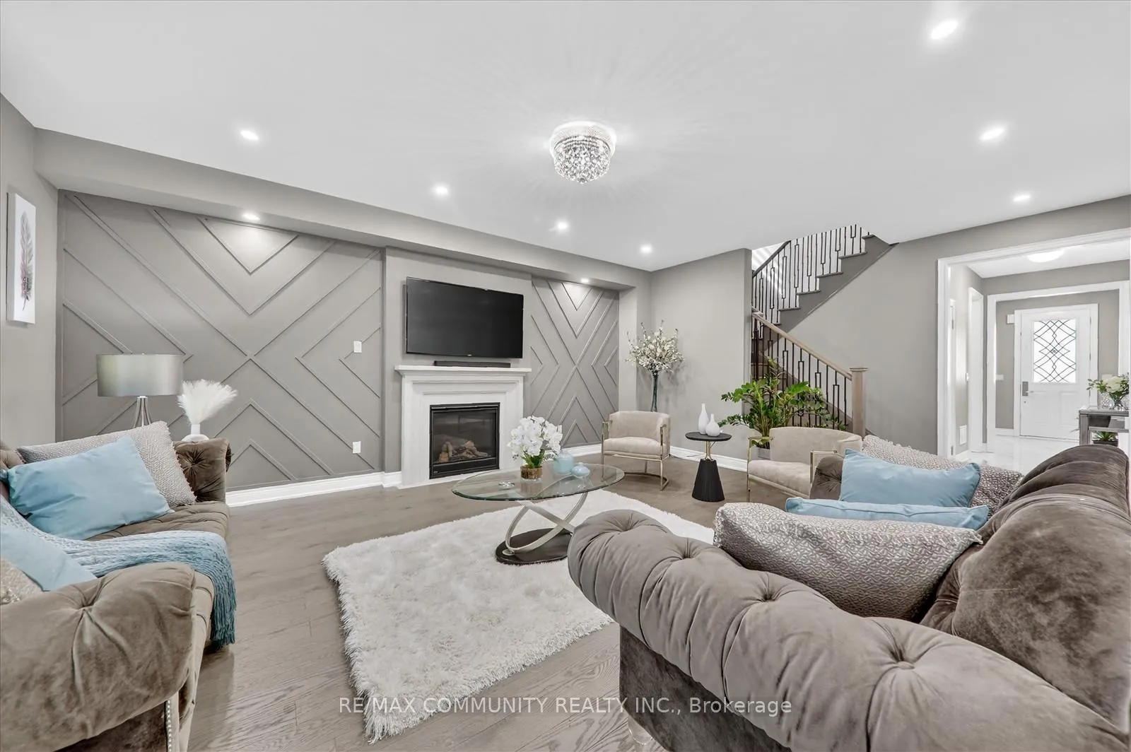 Photo 9 of 46 Wamsley Crescent, Clarington, Newcastle — HOMEH