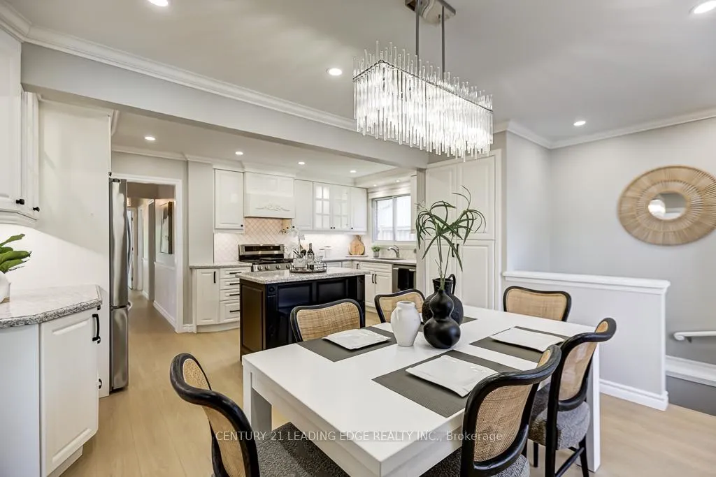 Photo 3 of 92 Drakefield Road, Markham, Bullock — HOMEH