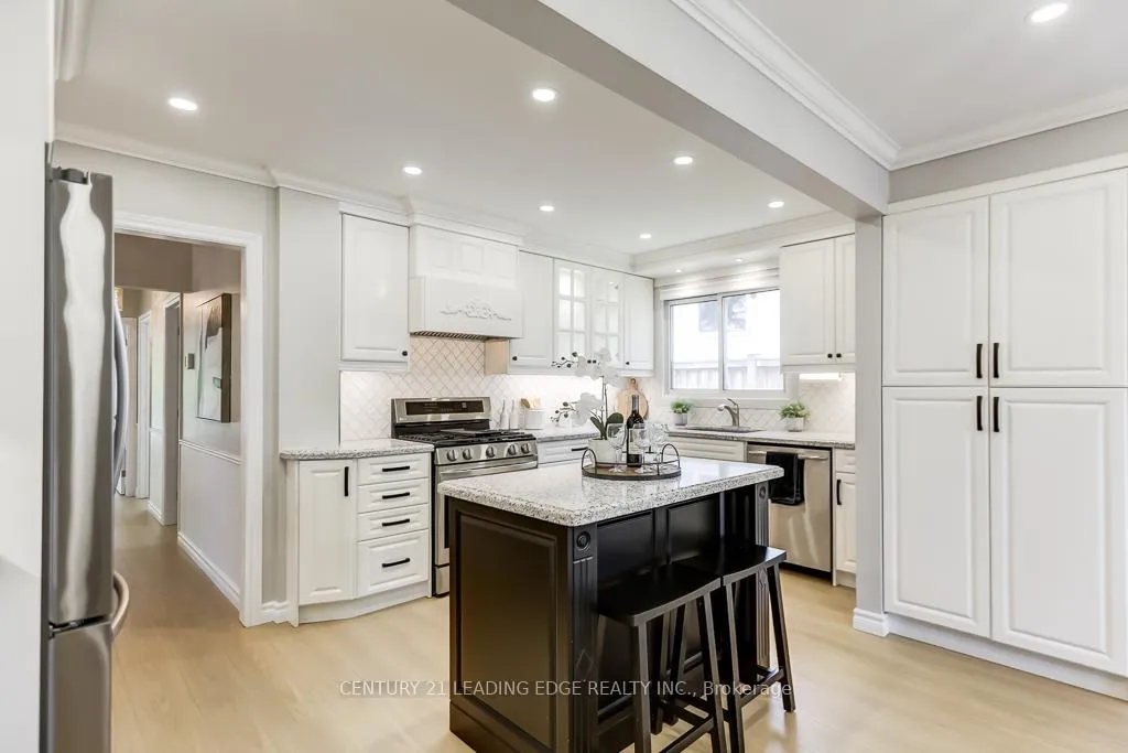 Photo 6 of 92 Drakefield Road, Markham, Bullock — HOMEH