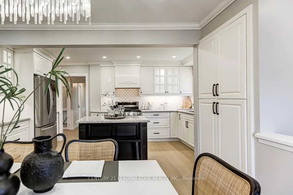 Photo 7 of 92 Drakefield Road, Markham, Bullock — HOMEH