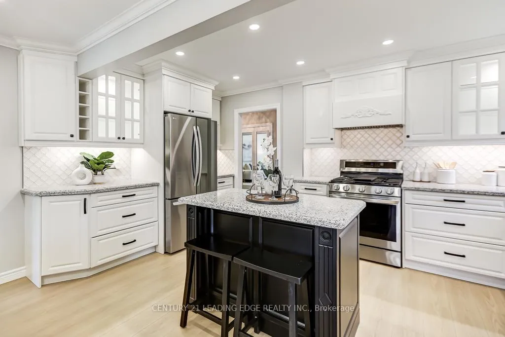 Photo 8 of 92 Drakefield Road, Markham, Bullock — HOMEH