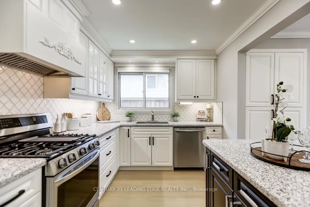 Photo 9 of 92 Drakefield Road, Markham, Bullock — HOMEH