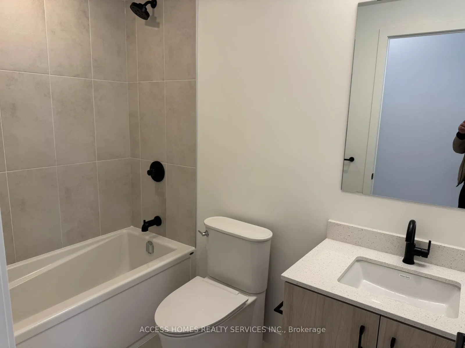 Photo 10 of Unit C904, 4878 Powers Common, Burlington, Alton — HOMEH