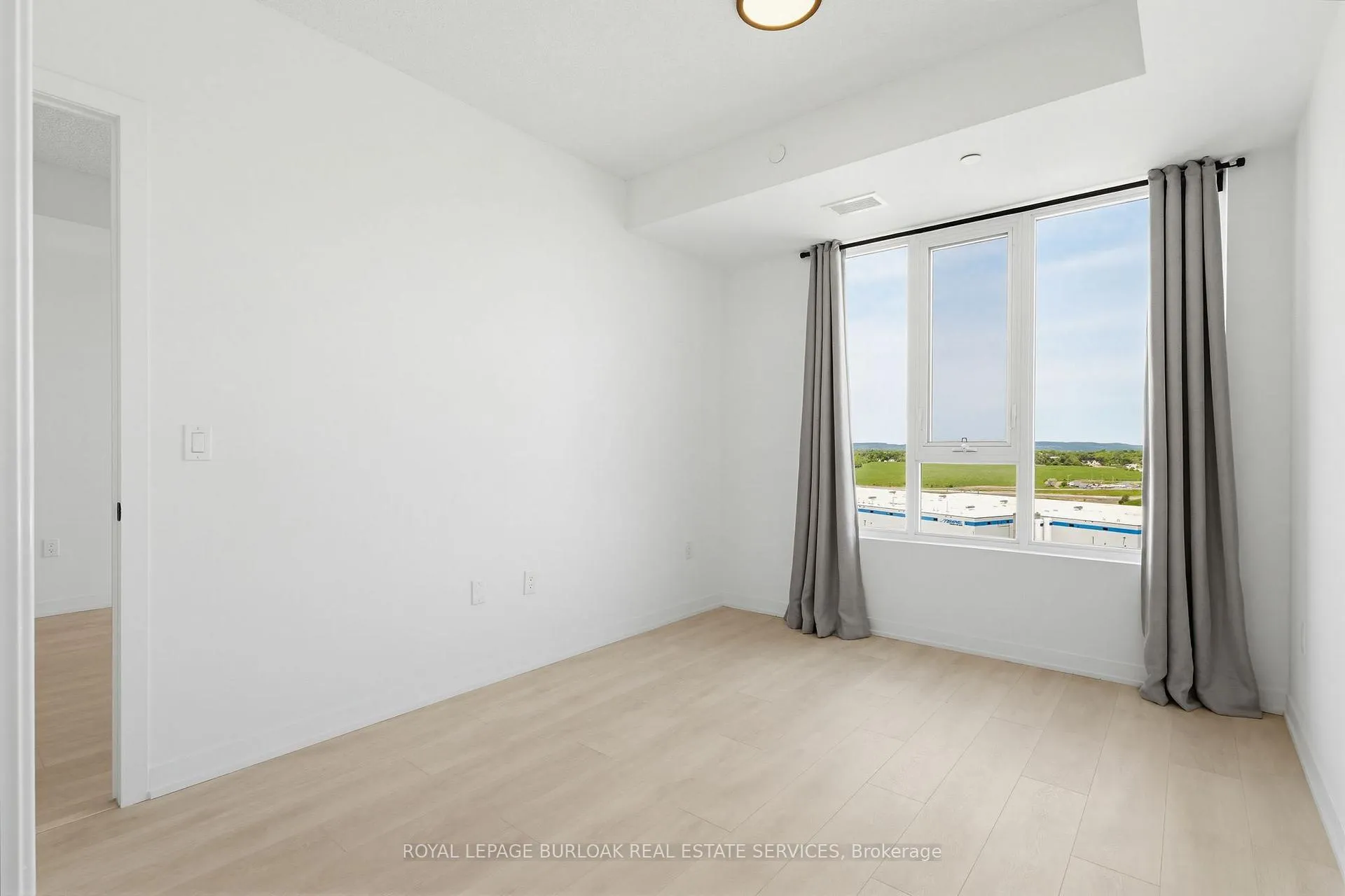 Photo 18 of Unit D1405, 4878 Powers Common, Burlington, Alton — HOMEH