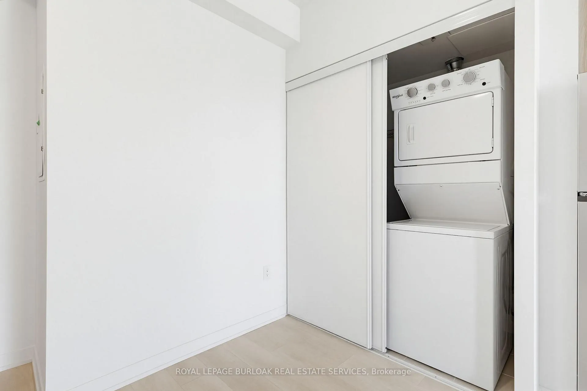 Photo 20 of Unit D1405, 4878 Powers Common, Burlington, Alton — HOMEH