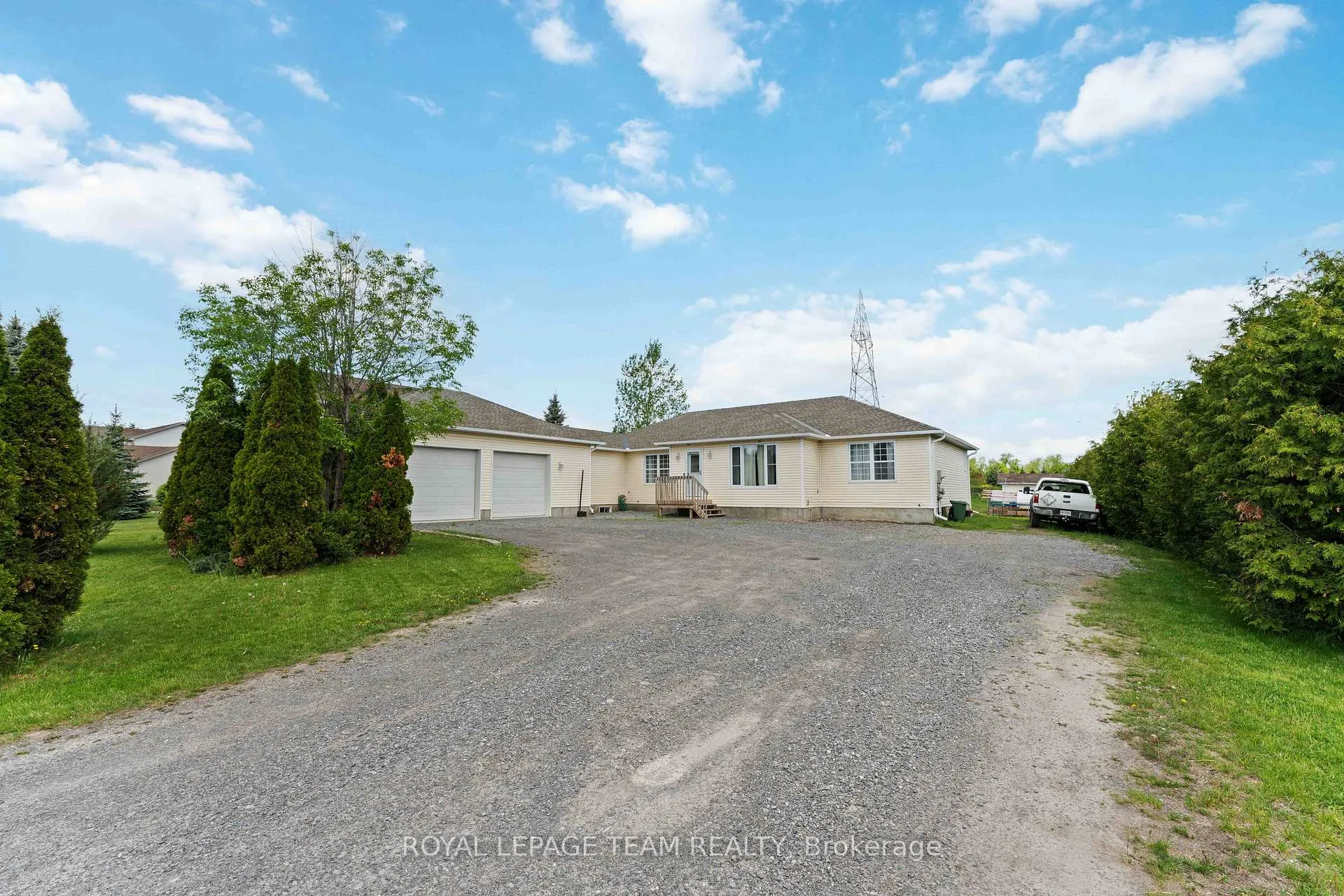 Photo 1 of 1628 Stanleyfield Crescent, Ottawa, Greely — HOMEH