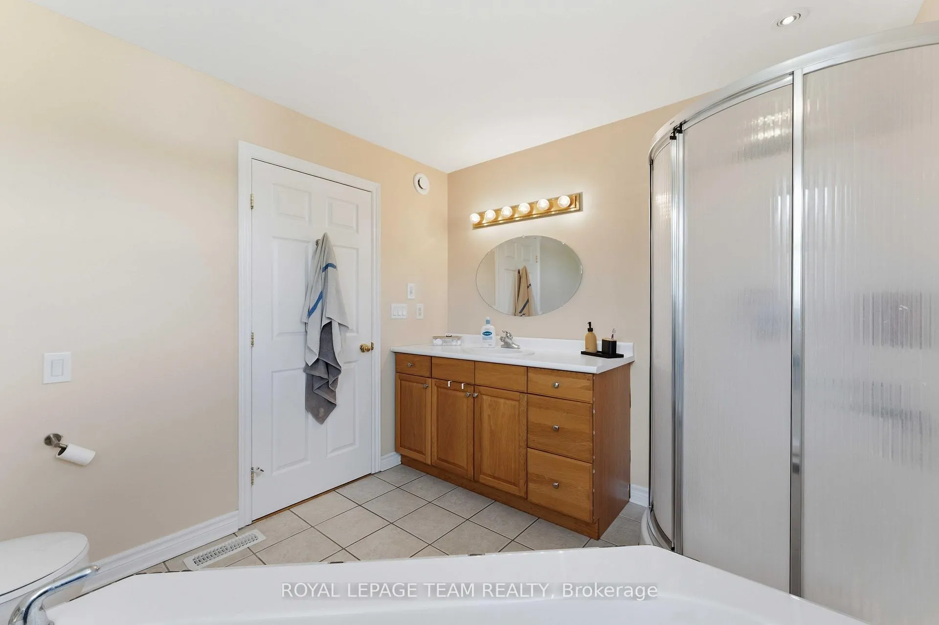 Photo 22 of 1628 Stanleyfield Crescent, Ottawa, Greely — HOMEH