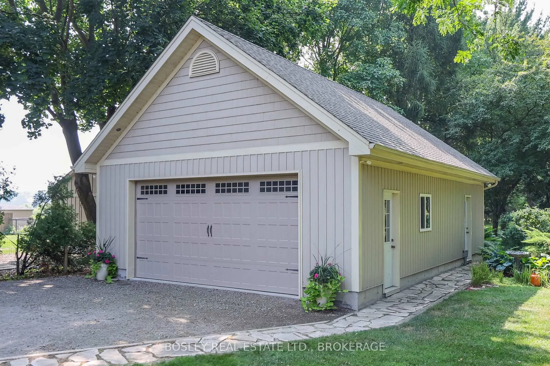 Photo 37 of 1662 Second Avenue, St. Catharines, Rural Fourth — HOMEH