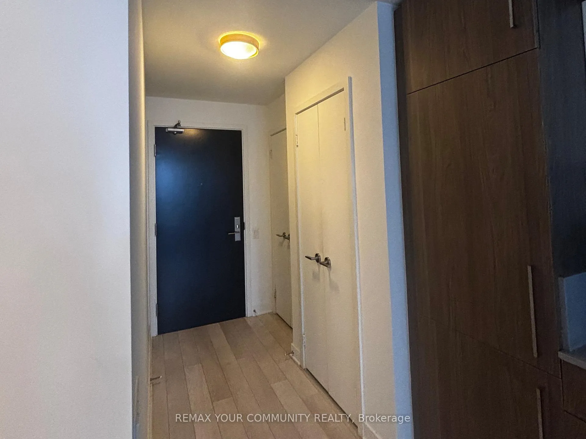 Photo 3 of Unit 2102, 290 Adelaide Street W, Toronto, Waterfront Communities — HOMEH