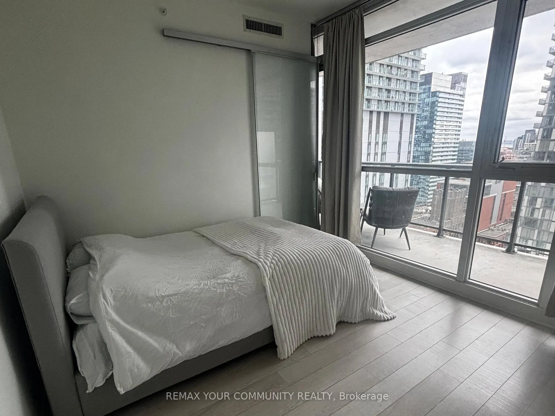 Photo 9 of Unit 2102, 290 Adelaide Street W, Toronto, Waterfront Communities — HOMEH